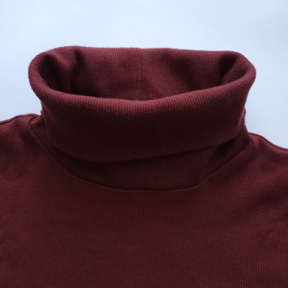 Forever 21 Ribbed Turtleneck Sleeveless Bodysuit - Picture 4 of 8